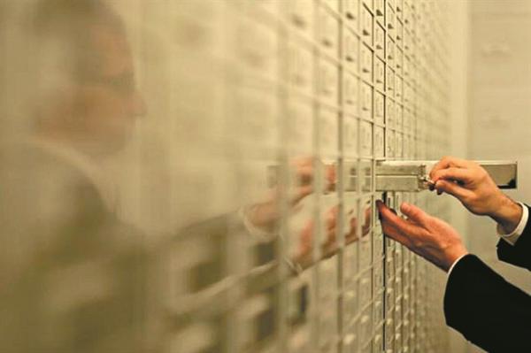 Η εφορία βάζει στο μάτι τις θυρίδες