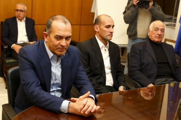 Αγγελόπουλοι: «Αν δεν χρειάζεται ο Βασιλακόπουλος τι κάνουμε εδώ;»