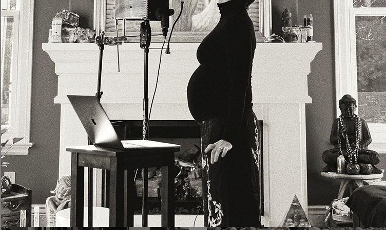 Έγκυος για τρίτη φορά παγκοσμίου φήμης τραγουδίστρια