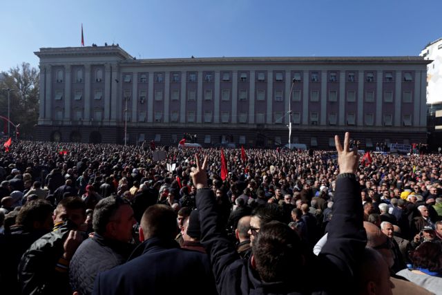 Αλβανία: Ορκωμοσία βουλευτών εν μέσω διαδηλώσεων