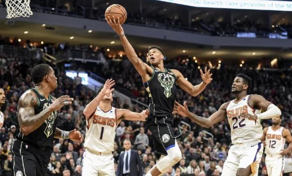 Το double double του Γιάννη που δεν αρκούσε κόντρα στους Σανς