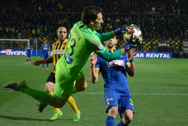 Υπογράφει νέο συμβόλαιο με τον Άρη και ο Κουέστα