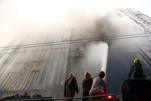 Μπανγκλαντές: Στους 25 ανήλθε ο αριθμός των νεκρών από την πυρκαγιά στο κτίριο