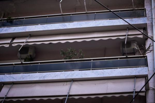 Βούλα: 39χρονος έπεσε από τον τρίτο όροφο – Κατηγορείται η φίλη του