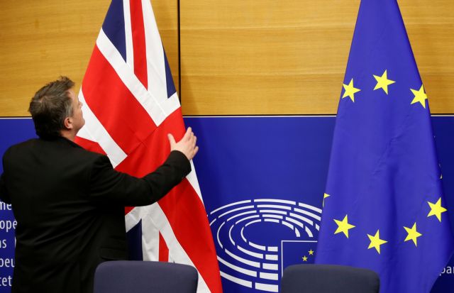 Κρίσιμη ψηφορία για το Brexit μετά τη νέα συμφωνία Μέι – ΕΕ