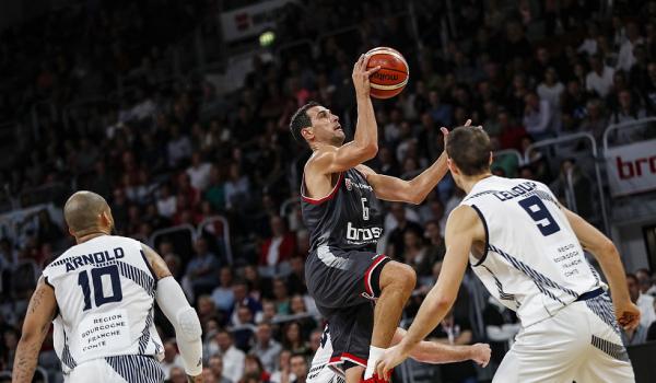 Ζήσης: «Είναι… τρελό, το ΟΑΚΑ θα έχει 15.000 οπαδούς!»