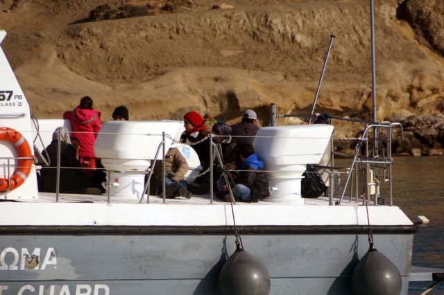 Διάσωση 36 προσφύγων στη Χίο - Αγνοούνται δύο άτομα