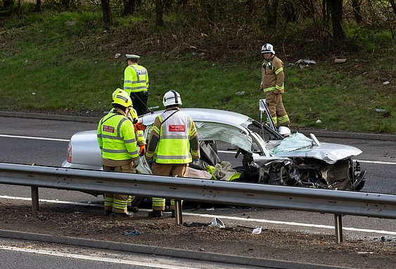 Σοκαριστικό ατύχημα για οδηγό που μπήκε ανάποδα σε αυτοκινητόδρομο