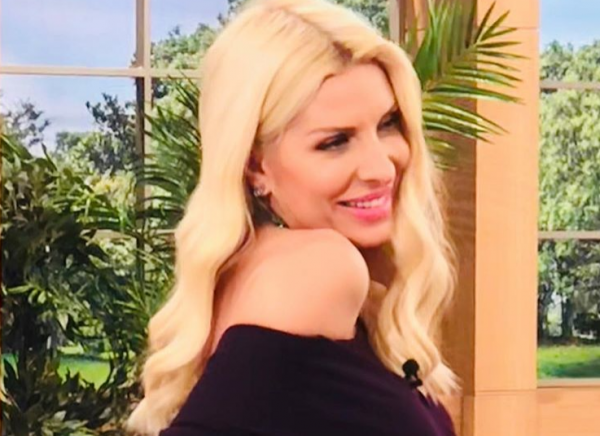 Η Ελένη Μενεγάκη αποκαλύπτει στο Instagram τα κιλά της