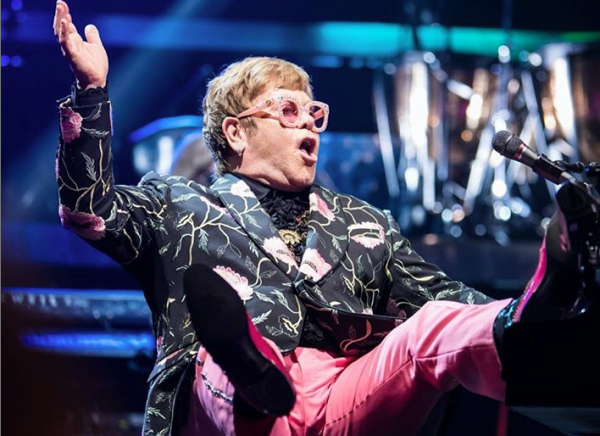 Το ξεχωριστό δώρο του Έλτον Τζον για τα 72α του γενέθλια