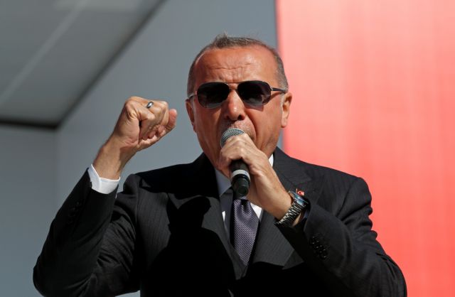 Ο Ερντογάν βρυχάται βλέποντας την εξουσία του να «τρίζει»