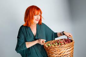 Η Τζόυς Ευείδη αποκαλύπτει τι δουλειές έκανε πριν γίνει γνωστή