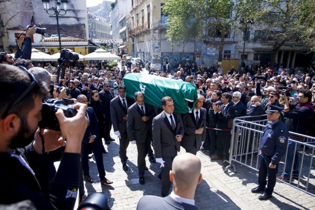 «Αντίο Θανάση» - Συγκινητικές στιγμές στην κηδεία του Γιαννακόπουλου