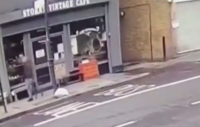 Βίντεο σοκ: Γλίτωσε βέβαιο θάνατο για μόλις ελάχιστα δευτερόλεπτα