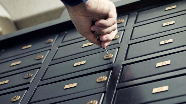 «Ριφιφί» χωρίς προειδοποίηση στις τραπεζικές θυρίδες για χρέη στο Δημόσιο