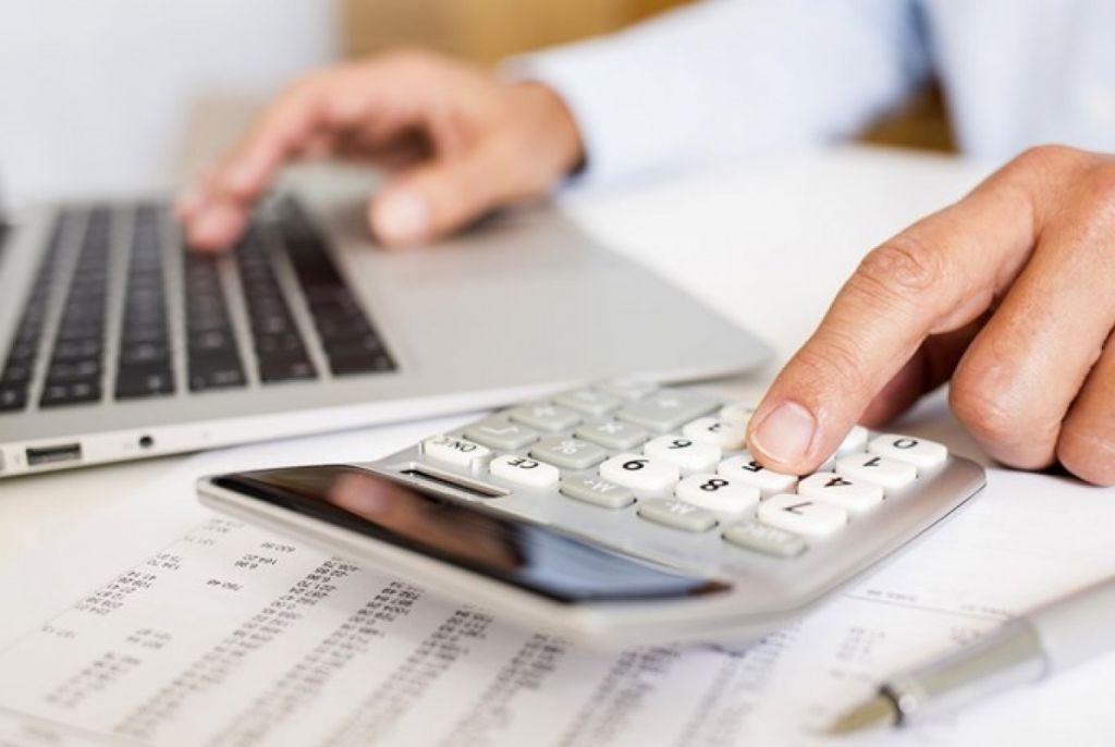 Σε απόγνωση 250.000 επαγγελματίες – Έρχονται εισφορές «φωτιά»