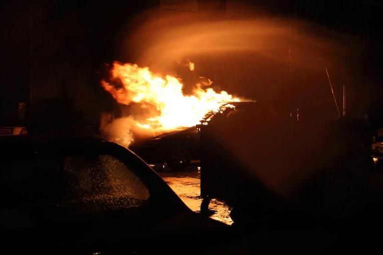 Πυρπόλησαν όχημα έξω από την Ιταλική Αρχαιολογική Σχολή