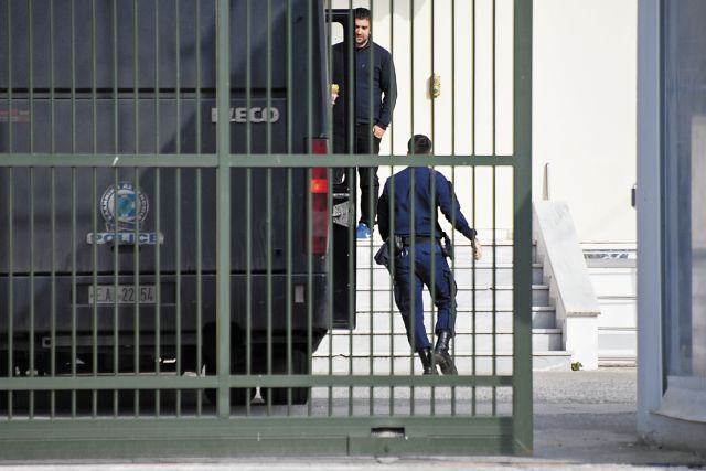 Απολύθηκαν οι 12 σωφρονιστικοί υπάλληλοι που εμπλέκονται στην υπόθεση του Ίλι Καρέλι