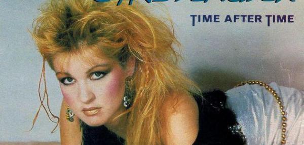 Σαν σήμερα η Σίντι Λόπερ τραγούδησε «Time after time»