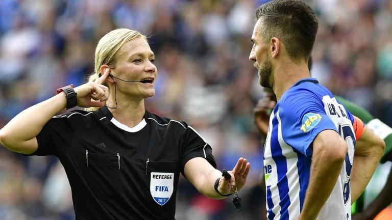 Επτά κυρίες που έσπασαν τα ταμπού και «κατέκτησαν» το ποδόσφαιρο