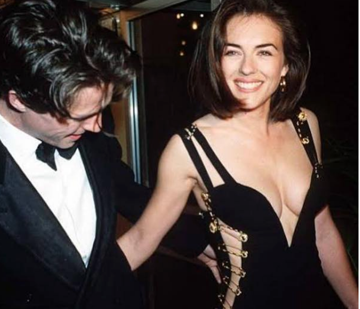 Η Ελίζαμπεθ Χάρλεϊ αναβιώνει το εικονικό Versace φόρεμα των '90s