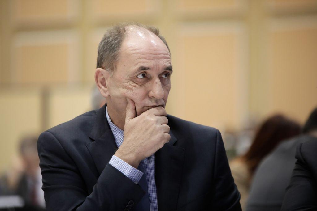 Σταθάκης: Απόφαση της ΔΕΗ η μείωση της έκπτωσης συνέπειας