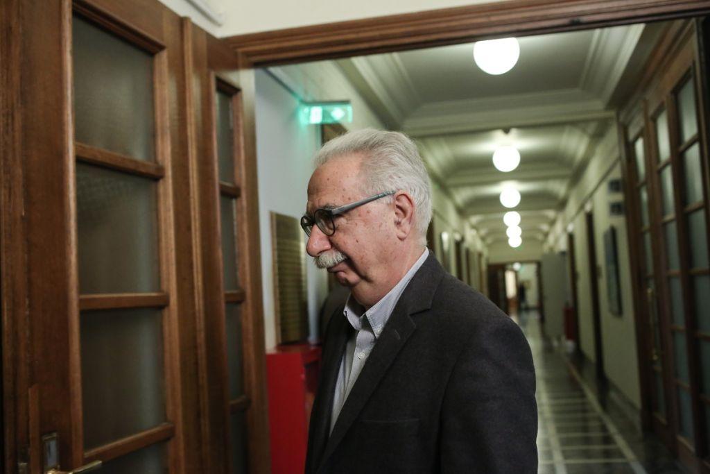 Υπουργός Παιδείας χωρίς νέο εξεταστικό γίνεται;