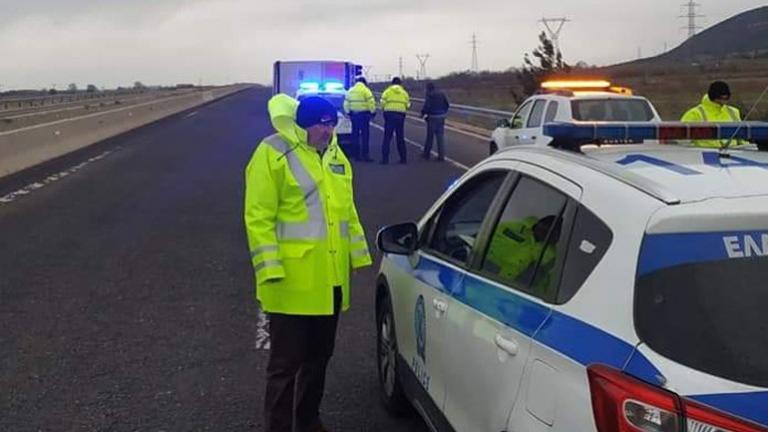 Ανατρέπονται νταλίκες : Λόγω των ανέμων απαγορεύουν την κυκλοφορία στην Εγνατία