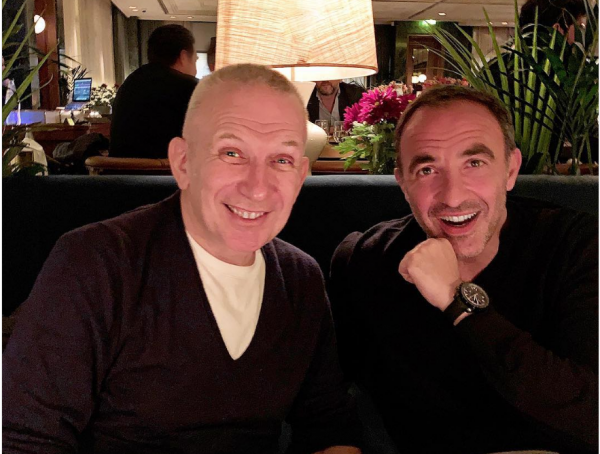 Για καφέ στο κέντρο της Αθήνας Ζαν Πολ Γκοτιέ και Νίκος Αλιάγας