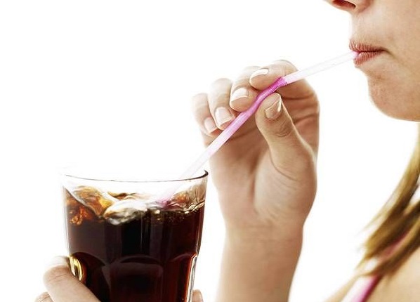 ΕΕ: Τέλος σε καλαμάκια και μπατονέτες