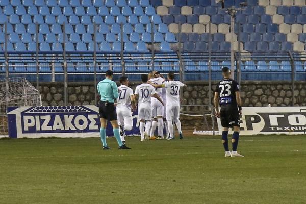 Ετσι άνοιξε το σκορ στη Λαμία ο Καραμάνος (vid)