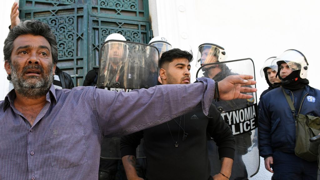 Κόρινθος: Δρακόντεια μέτρα ασφαλείας για την απολογία του 35χρονου - Φόβοι για επεισόδια