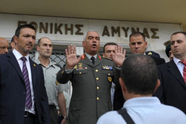 Kostarakos attacks SYRIZA over its stance on national issues