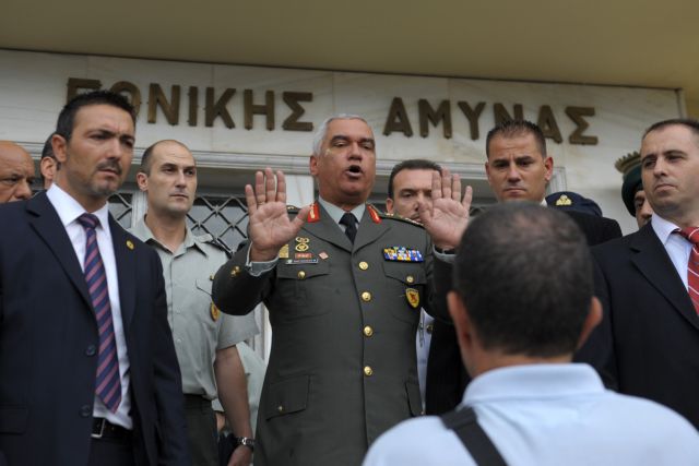 Kostarakos attacks SYRIZA over its stance on national issues