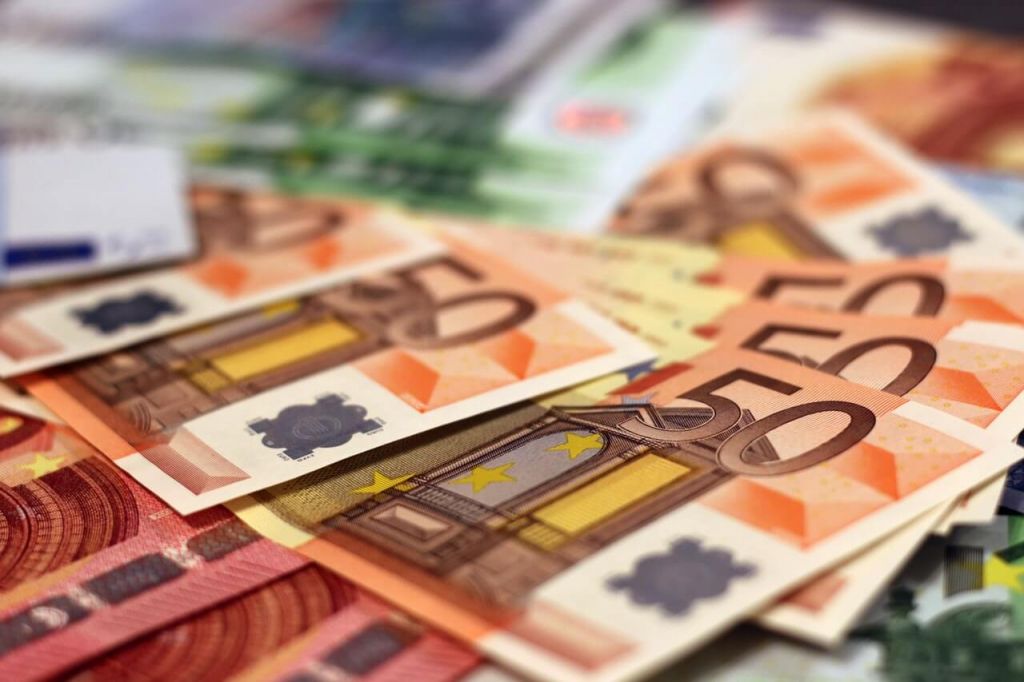 Ο ΣΥΡΙΖΑ κάνει «δώρο» 300 εκατ. ευρώ στις τράπεζες