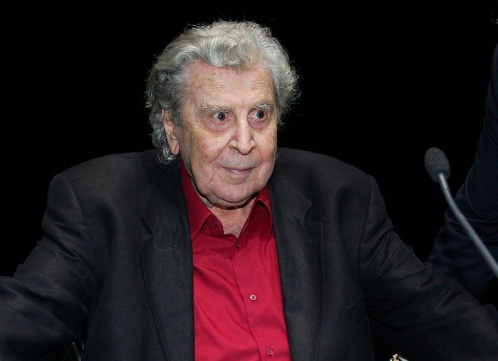 Βελτιώνεται η κατάσταση της υγείας του Μίκη Θεοδωράκη – Τι λέει το ιατρικό ανακοινωθέν