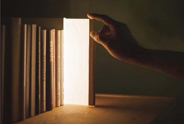 Night Book: Ένα ειδικά σχεδιασμένο «βιβλίο» για την αϋπνία