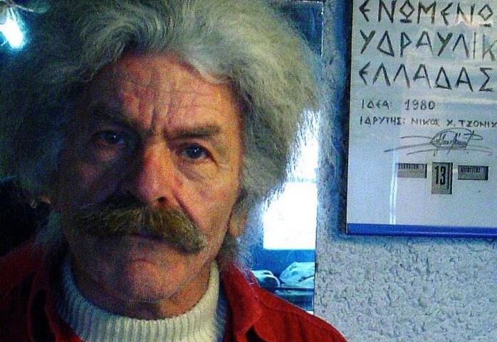 Νίκος Τζονιχάκης: Πέθανε από το κρύο ο γιος του «Μπάμπη του Φλου»