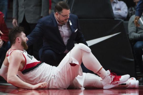 NBA : Η σοκαριστική στιγμή που σπάει το πόδι του ο Νούρκιτς