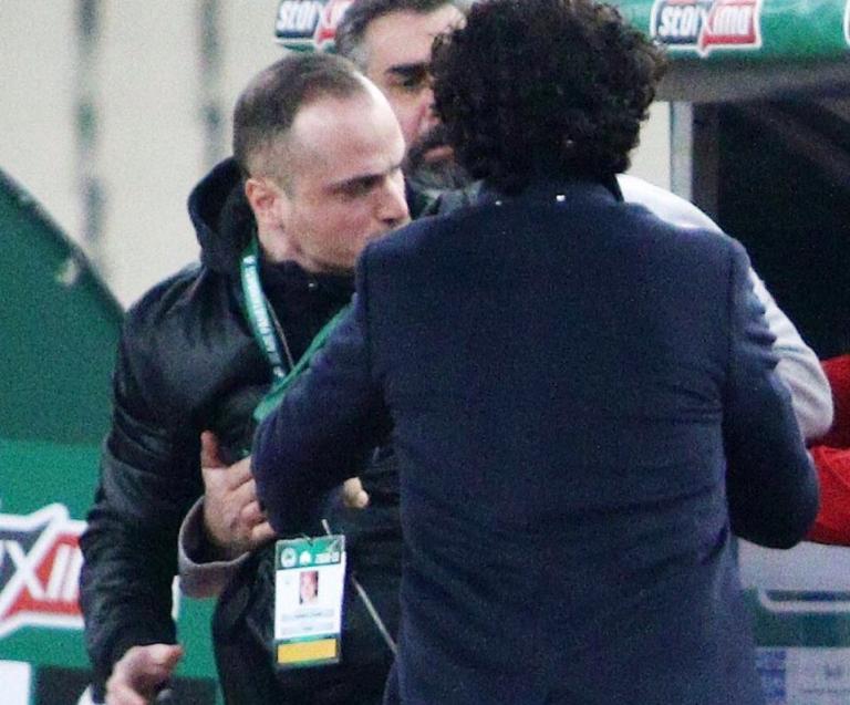 Απόδειξη: Με διαπίστευση του ΠΑΟ ο χούλιγκαν που επιτέθηκε στον πάγκο