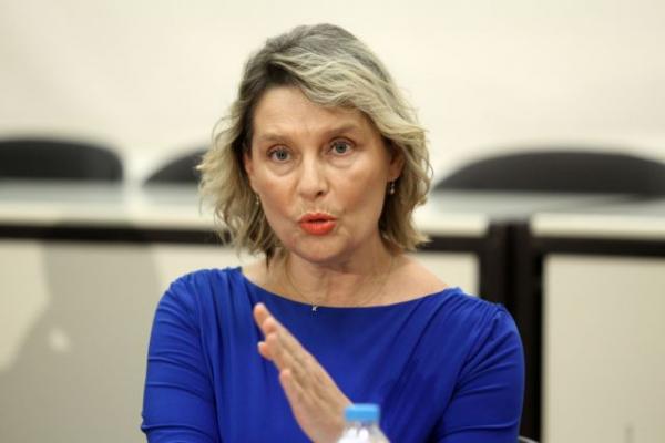 Ειρωνείες Παπακώστα για την 90χρονη – Να απαλλάσσονται οι πολίτες μετά από μία ηλικία;