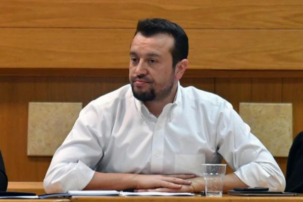 «Ακραίους και περιθωριακούς» βάφτισε όσους τον αποδοκίμασαν ο Παππάς