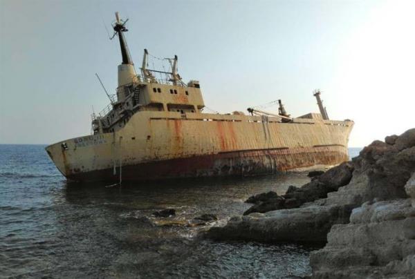 Το δημοφιλέστερο προσαραγμένο πλοίο της Ευρώπης στην Πέγεια