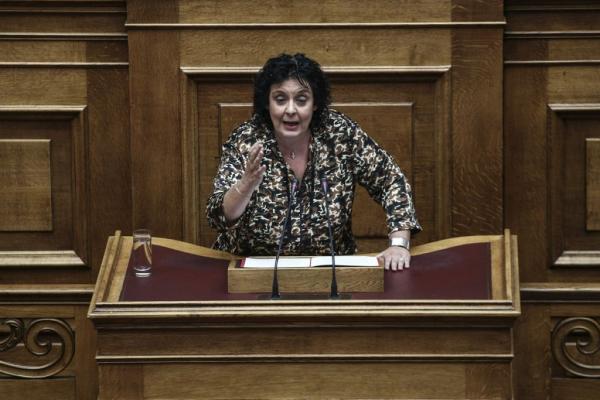 Λιάνα Κανέλλη: Ο Τσίπρας είναι ο νεότερος σε ηλικία δεινόσαυρος