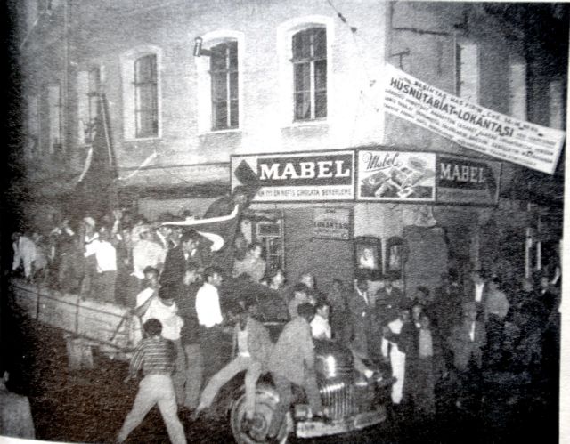 Byzantinist Speros Vryonis who documented 1955 state-planned Istanbul pogrom dies at 90