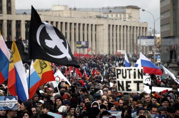Ρωσία: Διαδηλώσεις κατά της εφαρμογής πιο αυστηρών περιορισμών στο διαδίκτυο