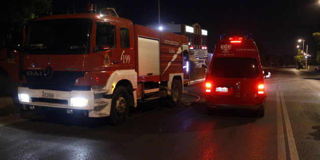 Αυτοκίνητο καρφώθηκε σε κολόνα της Κηφισίας και πήρε φωτιά