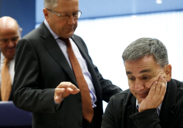 Tsakalotos, PM's office differ on fiscal commitments, ties with creditors