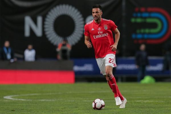 Ανατροπή σκηνικού : «Ανανεώνει με Μπενφίκα ο Σάμαρης»