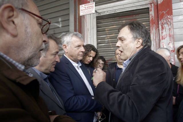 Η ΠΟΕΔΗΝ απέκλεισε τις εισόδους των υπουργείων Εργασίας και Εσωτερικών